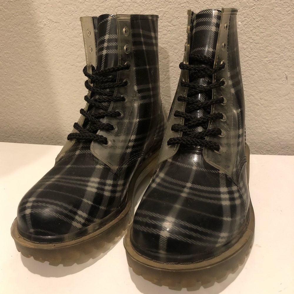 Boots! - Picture 2 of 2